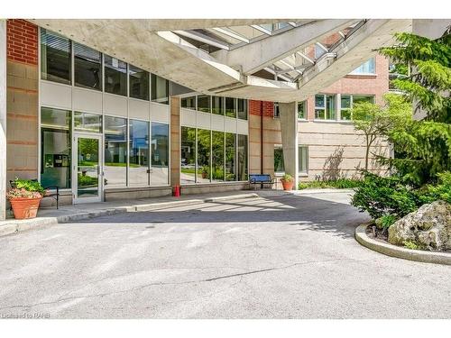 501-77 Governors Road, Dundas, ON 