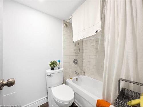 501-1425 Ghent Avenue, Burlington, ON - Indoor Photo Showing Bathroom