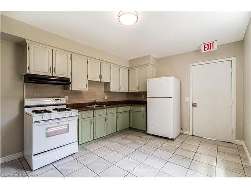 92 Ashley Street, Hamilton, ON - Indoor Photo Showing Kitchen With Double Sink