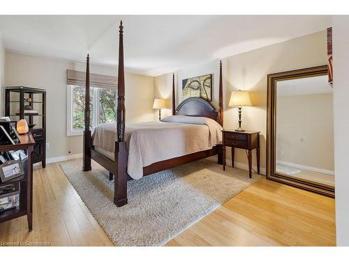 574 Tomahawk Crescent, Ancaster, ON - Indoor Photo Showing Bedroom