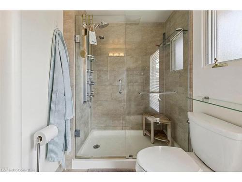 574 Tomahawk Crescent, Ancaster, ON - Indoor Photo Showing Bathroom