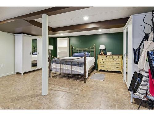 574 Tomahawk Crescent, Ancaster, ON - Indoor Photo Showing Bedroom