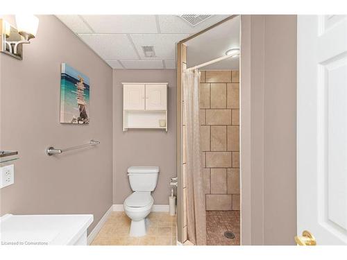 30 Country Club Road, Cayuga, ON - Indoor Photo Showing Bathroom