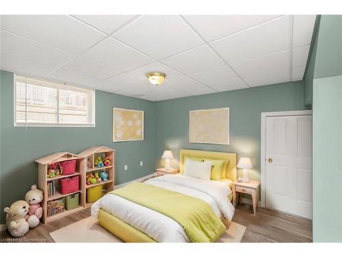 30 Country Club Road, Cayuga, ON - Indoor Photo Showing Bedroom