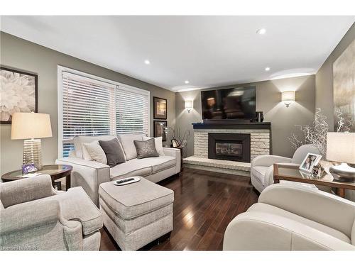 39 Belair Drive, St. Catharines, ON - Indoor Photo Showing Living Room With Fireplace