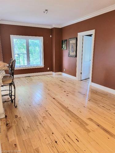 4251 King Street E, Beamsville, ON - Indoor