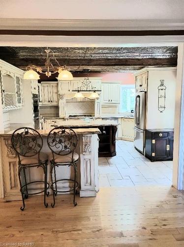 4251 King Street E, Beamsville, ON - Indoor Photo Showing Kitchen