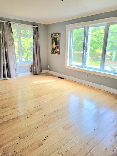 4251 King Street E, Beamsville, ON - Indoor Photo Showing Other Room