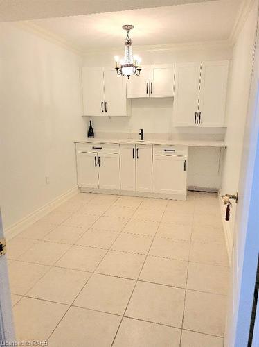 4251 King Street E, Beamsville, ON - Indoor Photo Showing Kitchen