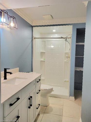 4251 King Street E, Beamsville, ON - Indoor Photo Showing Bathroom