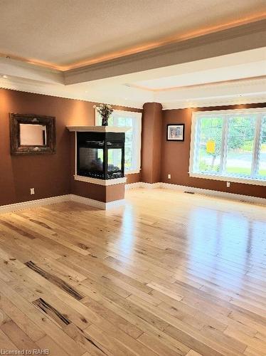 4251 King Street E, Beamsville, ON - Indoor With Fireplace