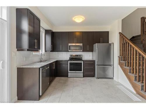 29-1169 Garner Road E, Hamilton, ON - Indoor Photo Showing Kitchen