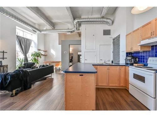 308-11 Rebecca Street, Hamilton, ON - Indoor Photo Showing Kitchen