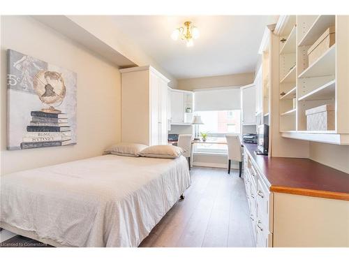 607-40 Old Mill Road, Oakville, ON - Indoor Photo Showing Bedroom