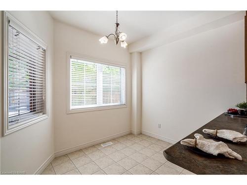 7-100 Beddoe Drive, Hamilton, ON - Indoor Photo Showing Other Room