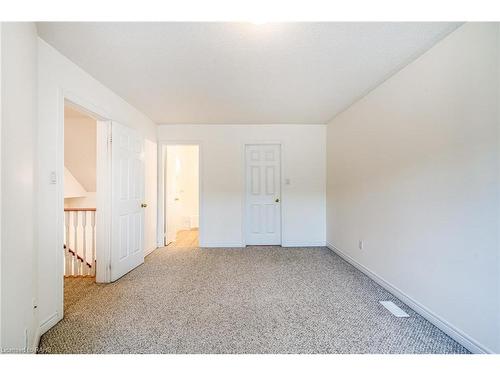 7-100 Beddoe Drive, Hamilton, ON - Indoor Photo Showing Other Room