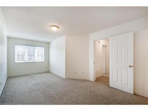 7-100 Beddoe Drive, Hamilton, ON - Indoor Photo Showing Other Room