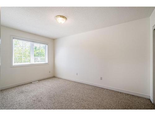 7-100 Beddoe Drive, Hamilton, ON - Indoor Photo Showing Other Room