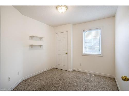 7-100 Beddoe Drive, Hamilton, ON - Indoor Photo Showing Other Room