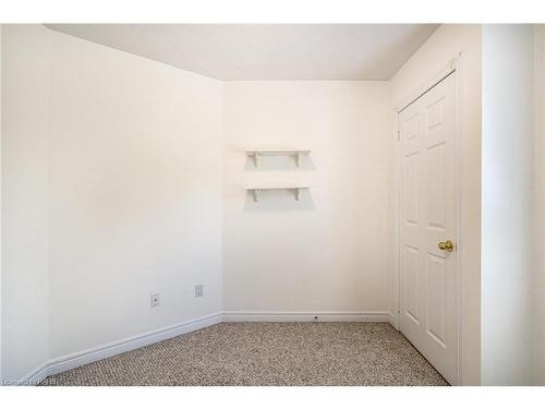 7-100 Beddoe Drive, Hamilton, ON - Indoor Photo Showing Other Room