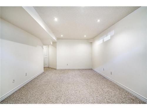 7-100 Beddoe Drive, Hamilton, ON - Indoor Photo Showing Other Room