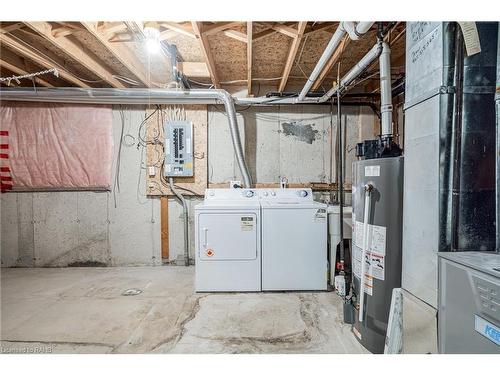 7-100 Beddoe Drive, Hamilton, ON - Indoor Photo Showing Laundry Room