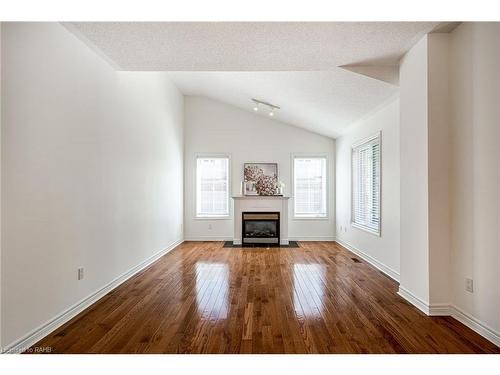 7-100 Beddoe Drive, Hamilton, ON - Indoor With Fireplace