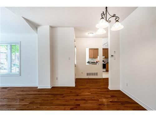 7-100 Beddoe Drive, Hamilton, ON - Indoor Photo Showing Other Room