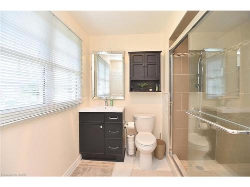 3 Suter Crescent, Dundas, ON - Indoor Photo Showing Bathroom