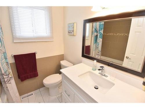 3 Suter Crescent, Dundas, ON - Indoor Photo Showing Bathroom