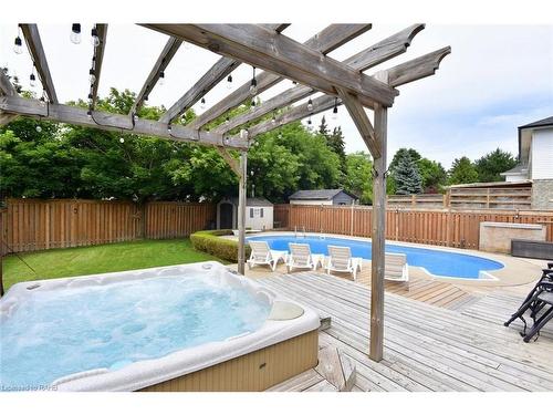 3 Suter Crescent, Dundas, ON - Outdoor With In Ground Pool With Backyard