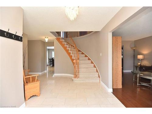 3 Suter Crescent, Dundas, ON - Indoor Photo Showing Other Room