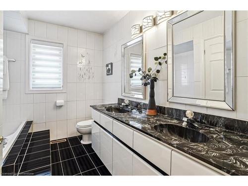 70 Glen Cannon Drive, Hamilton, ON - Indoor Photo Showing Bathroom