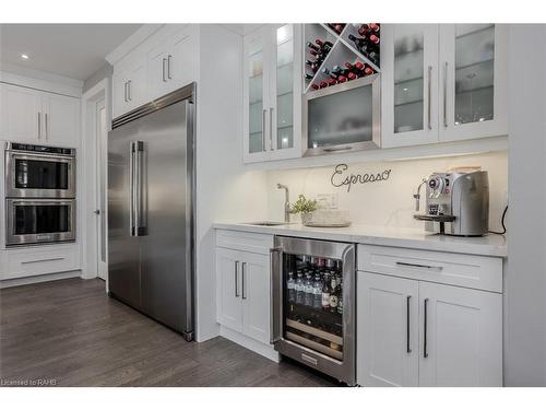 474 Dewitt Road, Stoney Creek, ON - Indoor Photo Showing Kitchen With Upgraded Kitchen