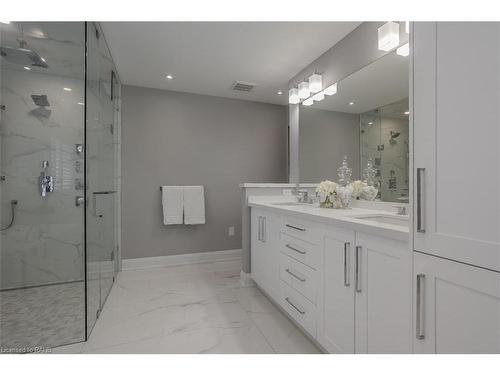 474 Dewitt Road, Stoney Creek, ON - Indoor Photo Showing Bathroom