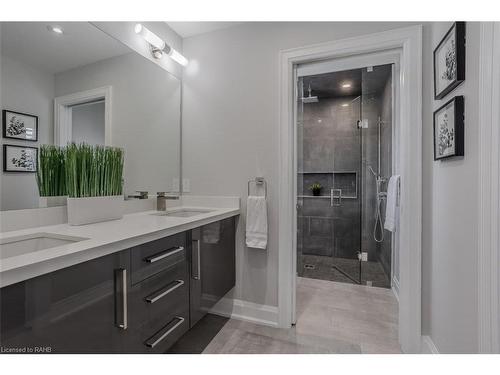 474 Dewitt Road, Stoney Creek, ON - Indoor Photo Showing Bathroom