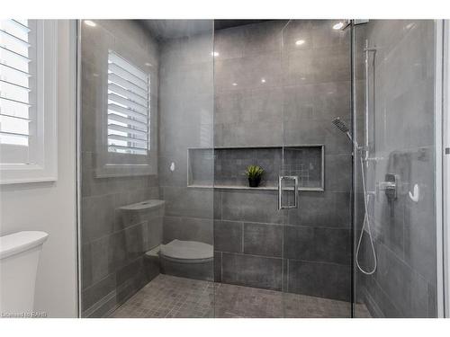 474 Dewitt Road, Stoney Creek, ON - Indoor Photo Showing Bathroom