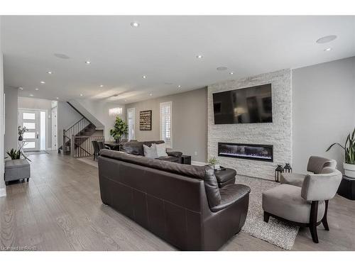 474 Dewitt Road, Stoney Creek, ON - Indoor Photo Showing Living Room With Fireplace