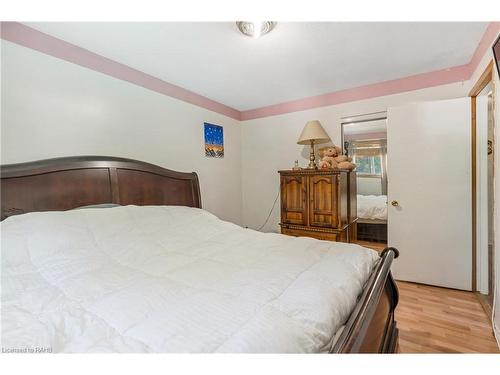 34 Rita Avenue, Hamilton, ON - Indoor Photo Showing Bedroom