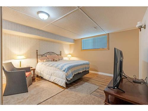 34 Rita Avenue, Hamilton, ON - Indoor Photo Showing Bedroom