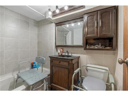 34 Rita Avenue, Hamilton, ON - Indoor Photo Showing Bathroom