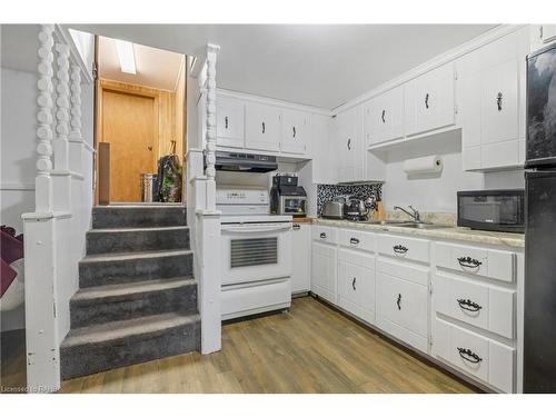 34 Rita Avenue, Hamilton, ON - Indoor Photo Showing Kitchen