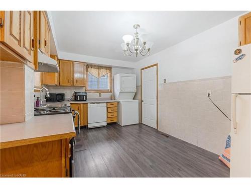 34 Rita Avenue, Hamilton, ON - Indoor Photo Showing Kitchen