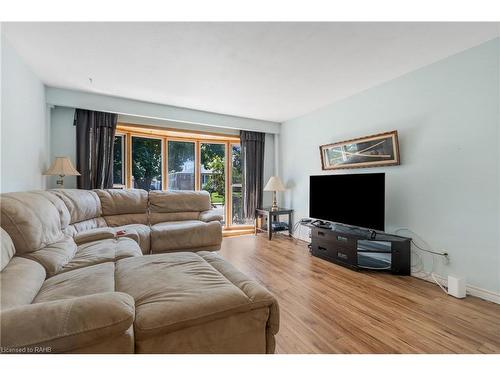 34 Rita Avenue, Hamilton, ON - Indoor Photo Showing Living Room