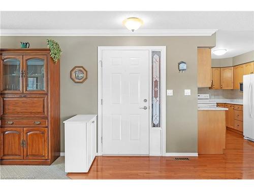 12-20 Courtland Drive, Brantford, ON - Indoor Photo Showing Kitchen