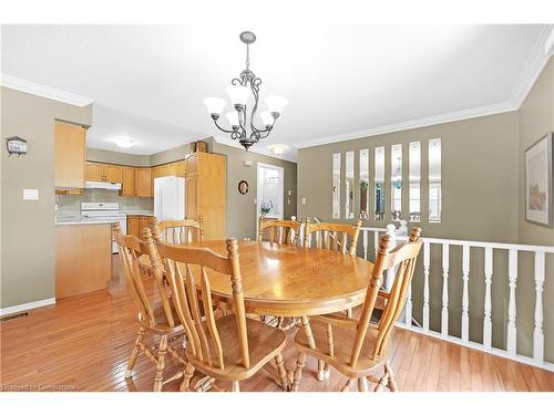 12-20 Courtland Drive, Brantford, ON - Indoor Photo Showing Dining Room