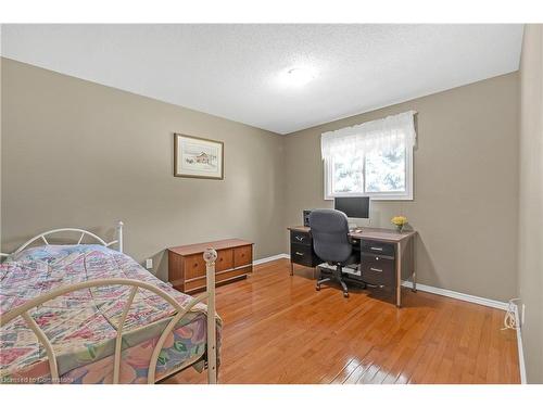 12-20 Courtland Drive, Brantford, ON - Indoor