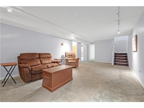 12-20 Courtland Drive, Brantford, ON - Indoor Photo Showing Other Room