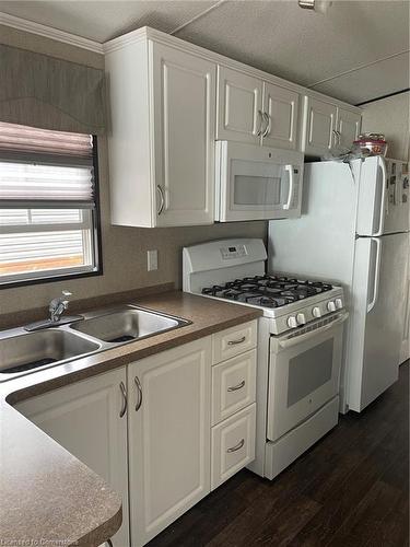 17-3500 Lauderdale Point Crescent, Severn, ON - Indoor Photo Showing Kitchen With Double Sink