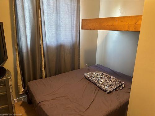 1407 Lakeshore Road, Selkirk, ON - Indoor Photo Showing Bedroom